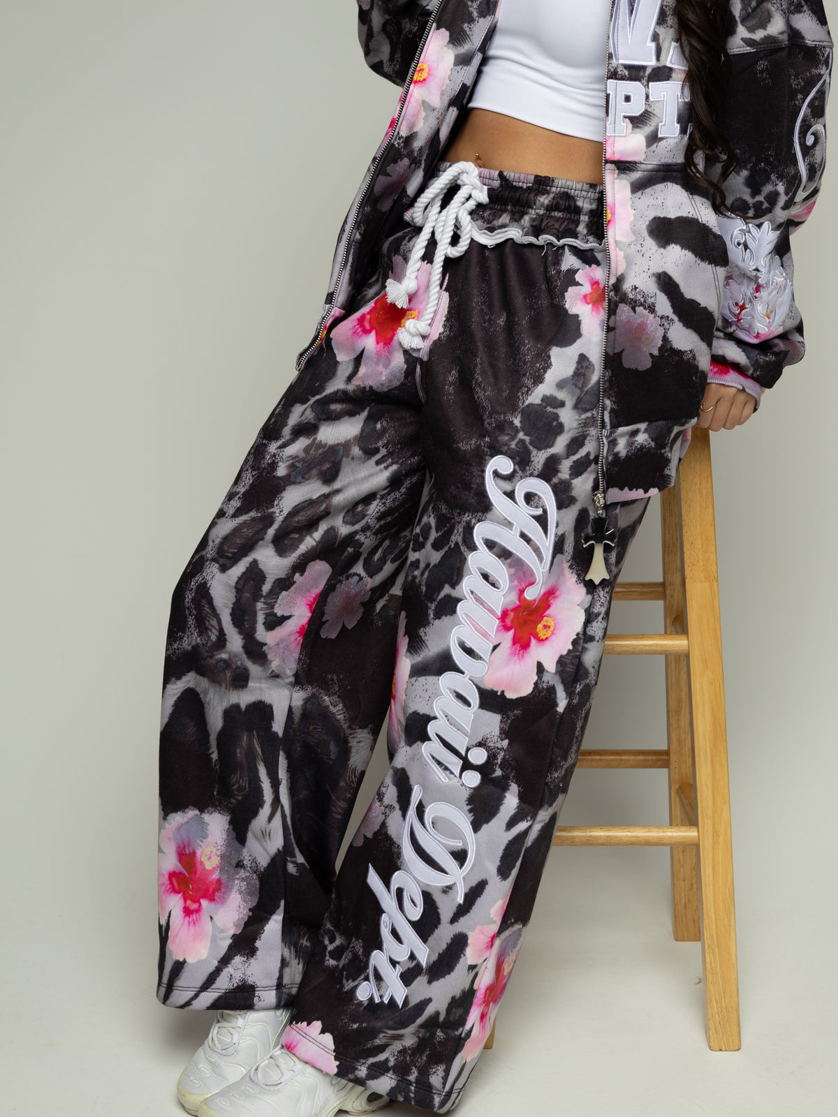 Hibiscus Mirage Leopard Sweats
